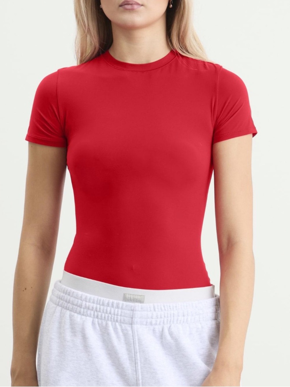 NWT SKIMS Fits Everybody Short Sleeve Crewneck Tee shirt top Cherry new Red